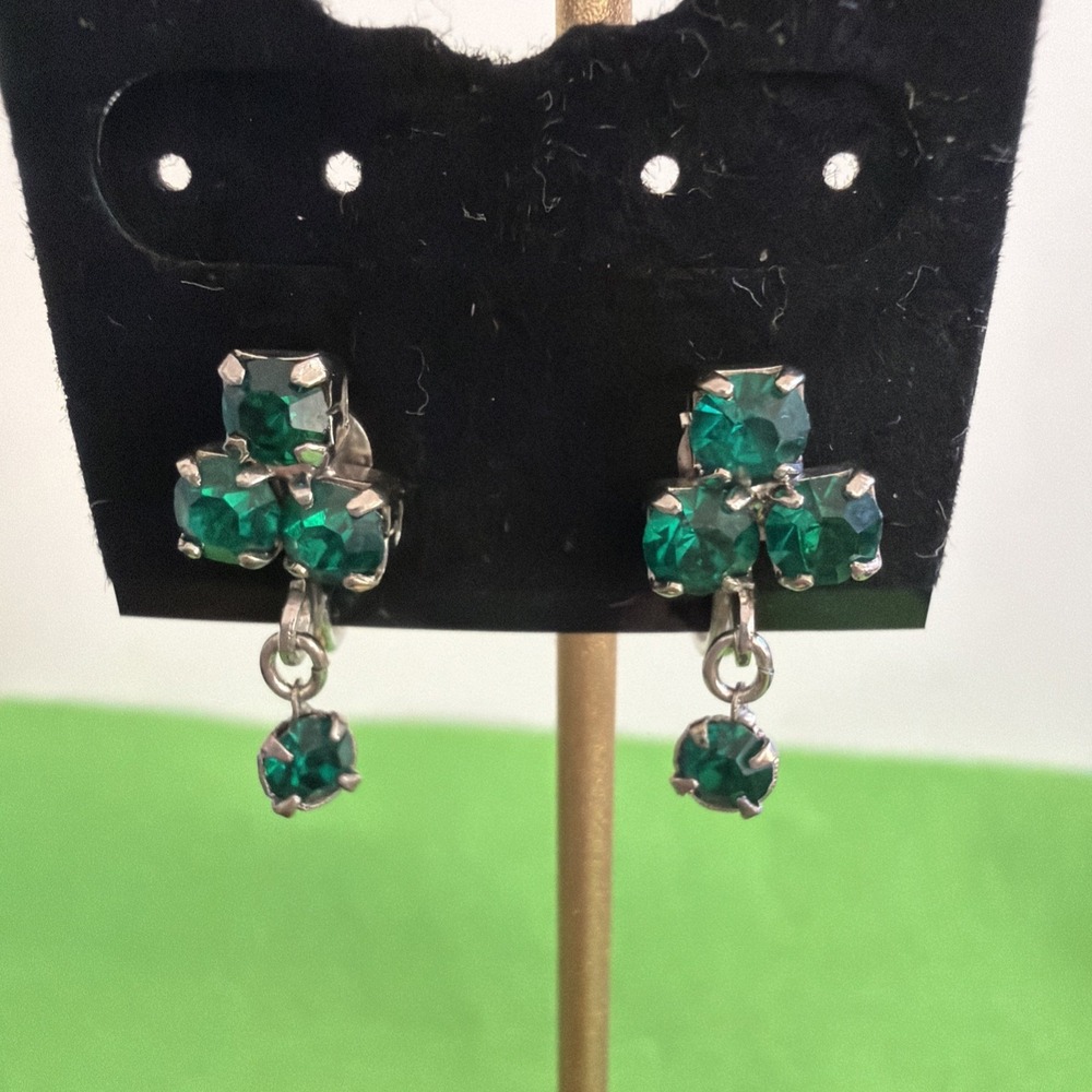 Vtg 1940s Irish Celtic Emerald Green Rhinestone Dangle Drop Clip On Earrings